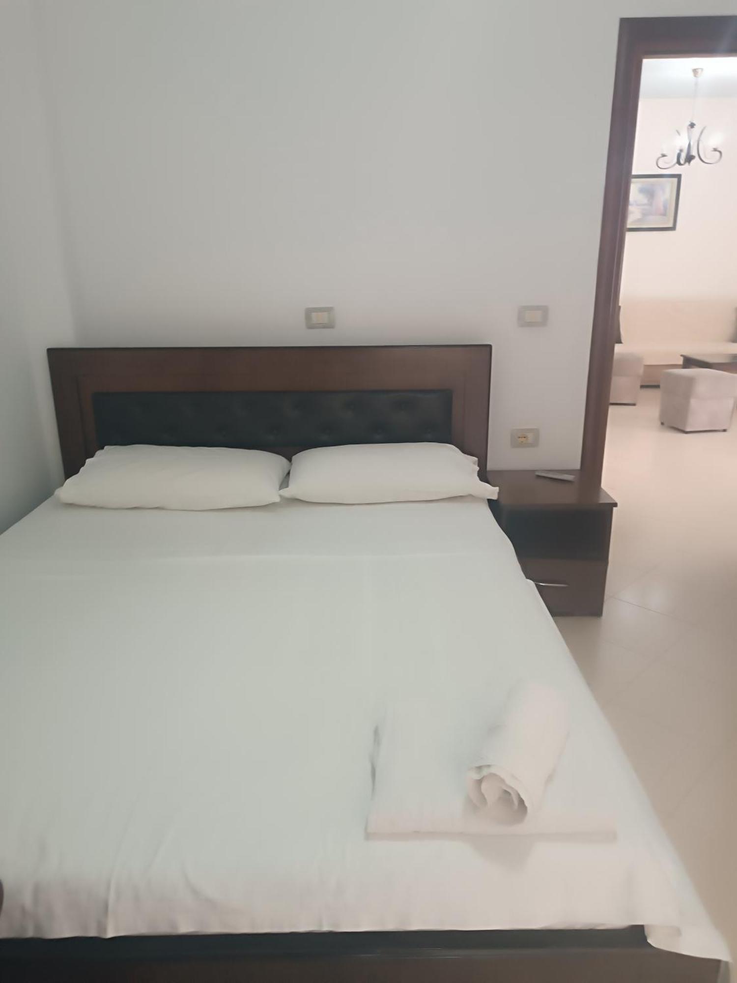 Oruci Apartments คซามิล ภายนอก รูปภาพ