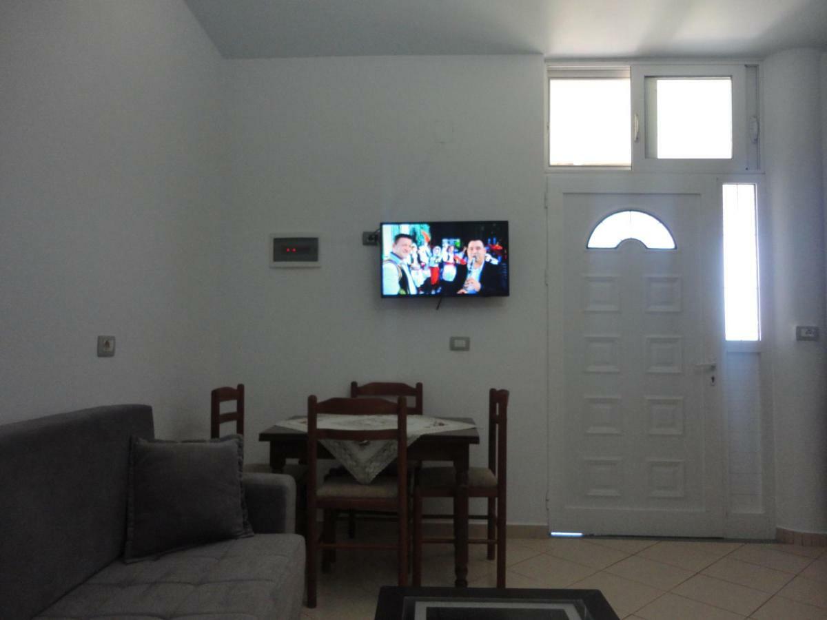Oruci Apartments คซามิล ภายนอก รูปภาพ